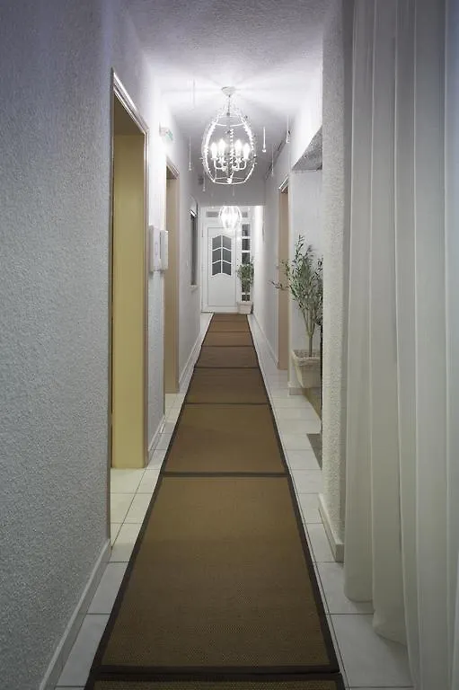 Frau Irenes Haus Apartment Sarti Greece